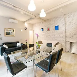 Modern Near Colosseum Apartamento Roma