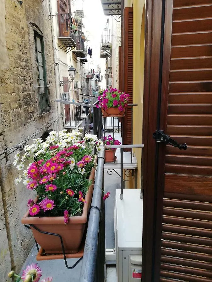 Casa Nel Vicolo Villa Palermo 0*,